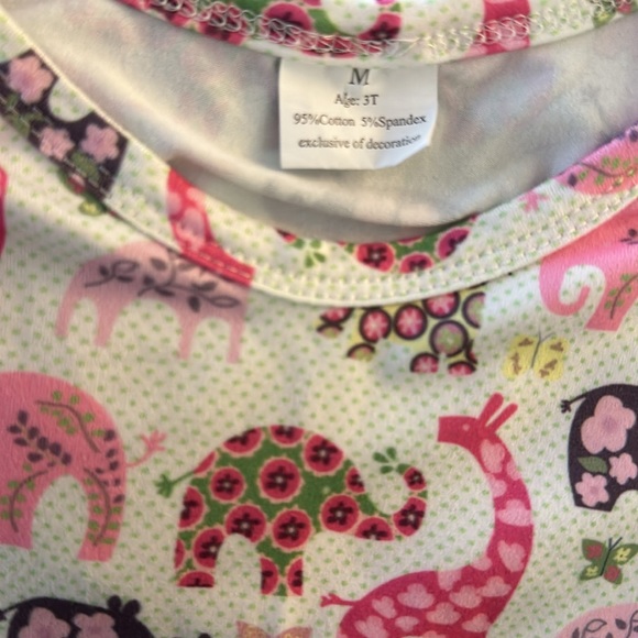 Elephant 🐘 giraffe 🦒 butterfly 🦋 animal print dress size 3t in a soft fabric - Picture 4 of 4